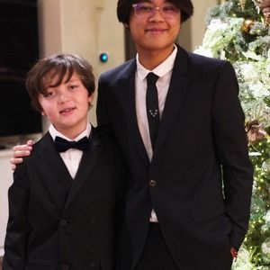 Meet your Posher, Bao anh